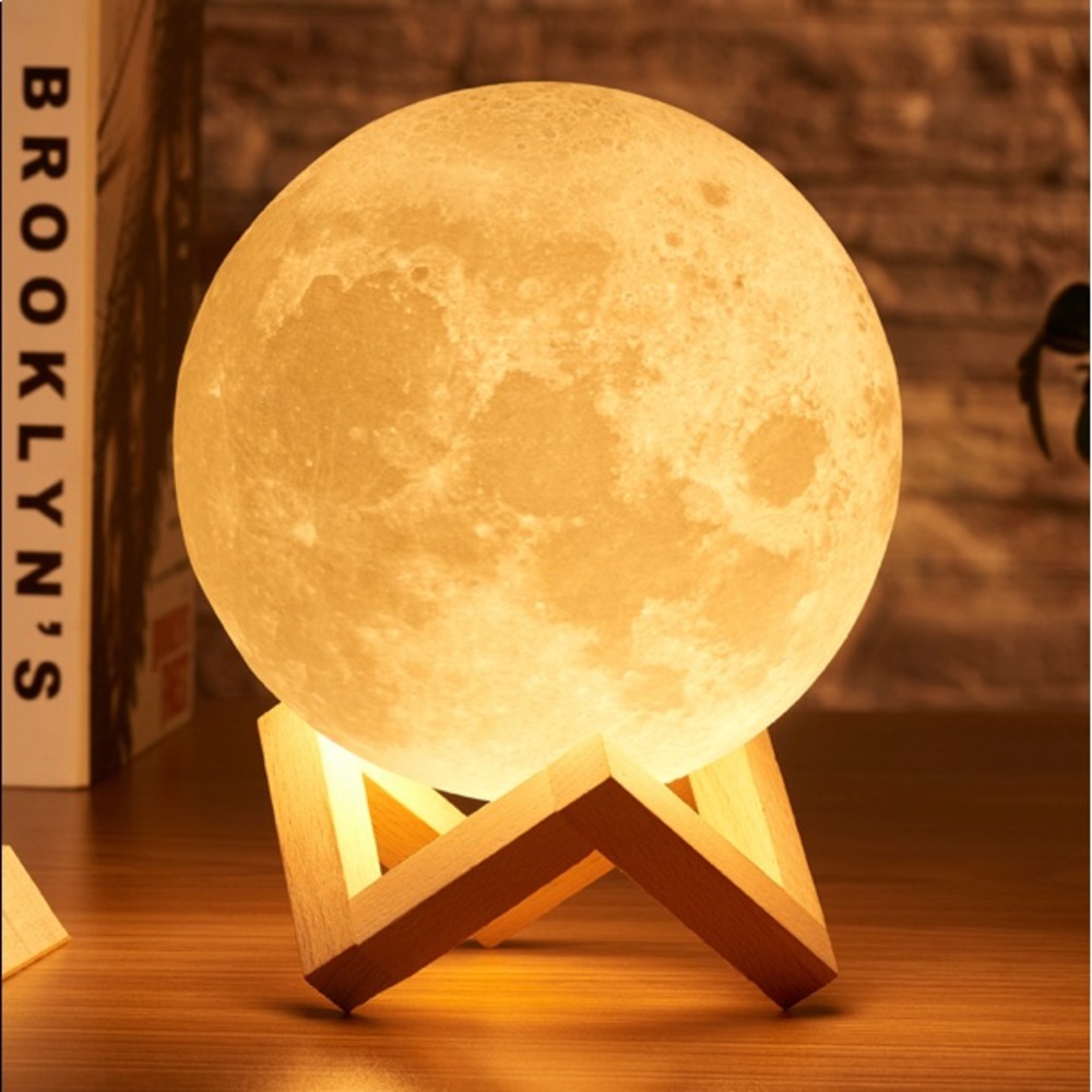 Light-Up 3D Moon Display